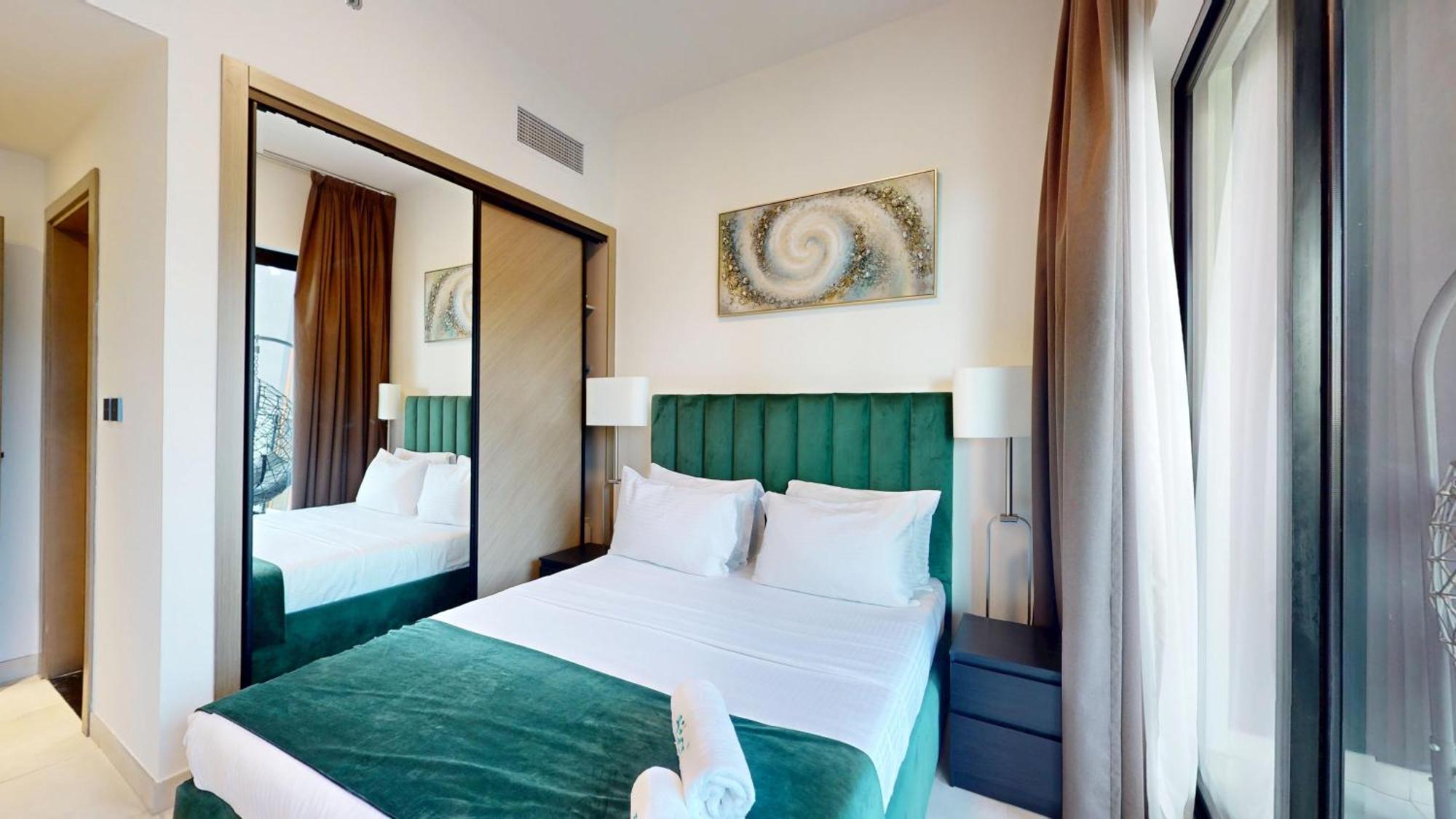 Fam Living Modern Smart At Business Bay With Iconic Burj And Canal Views