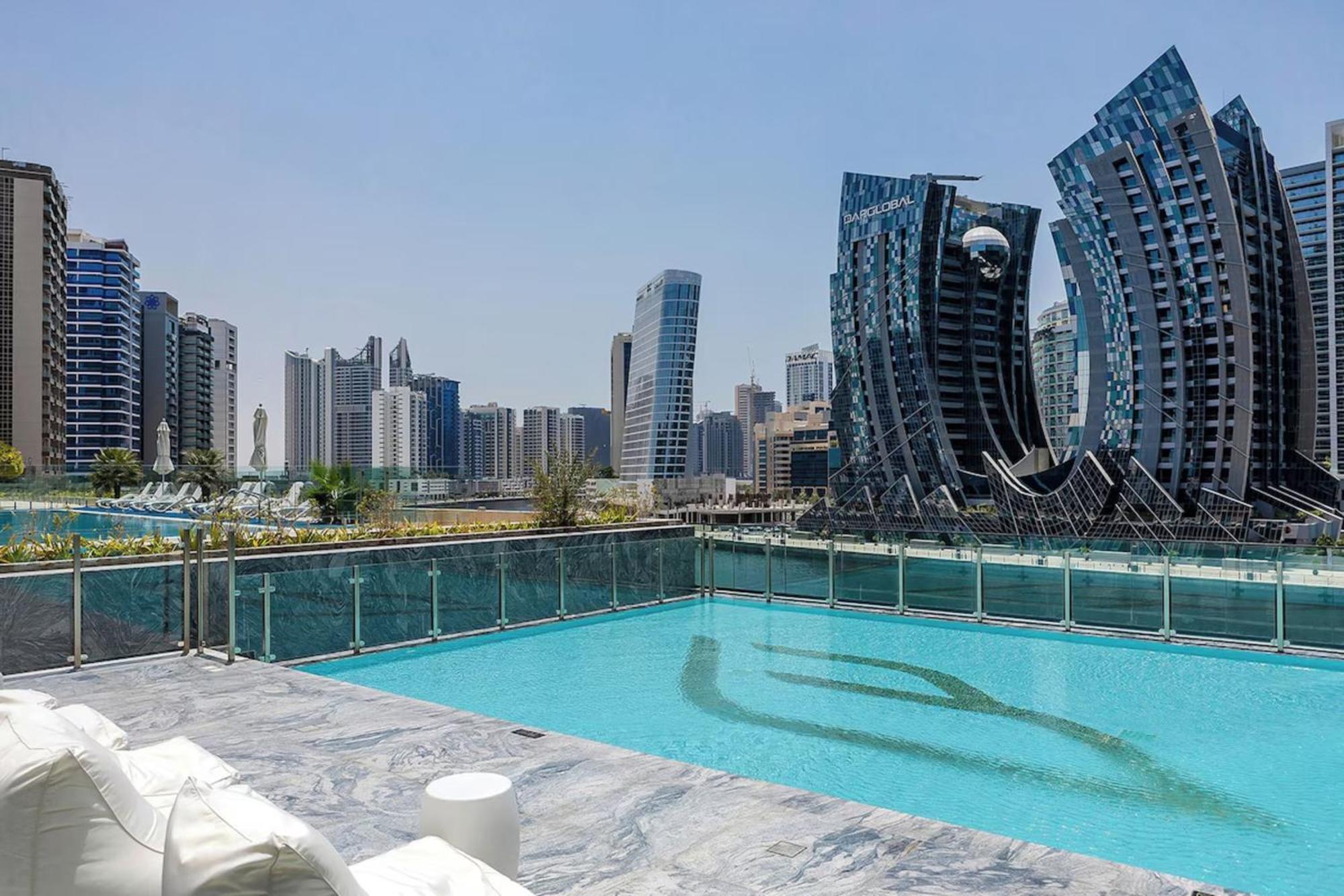 Fam Living Modern Smart At Business Bay With Iconic Burj And Canal Views