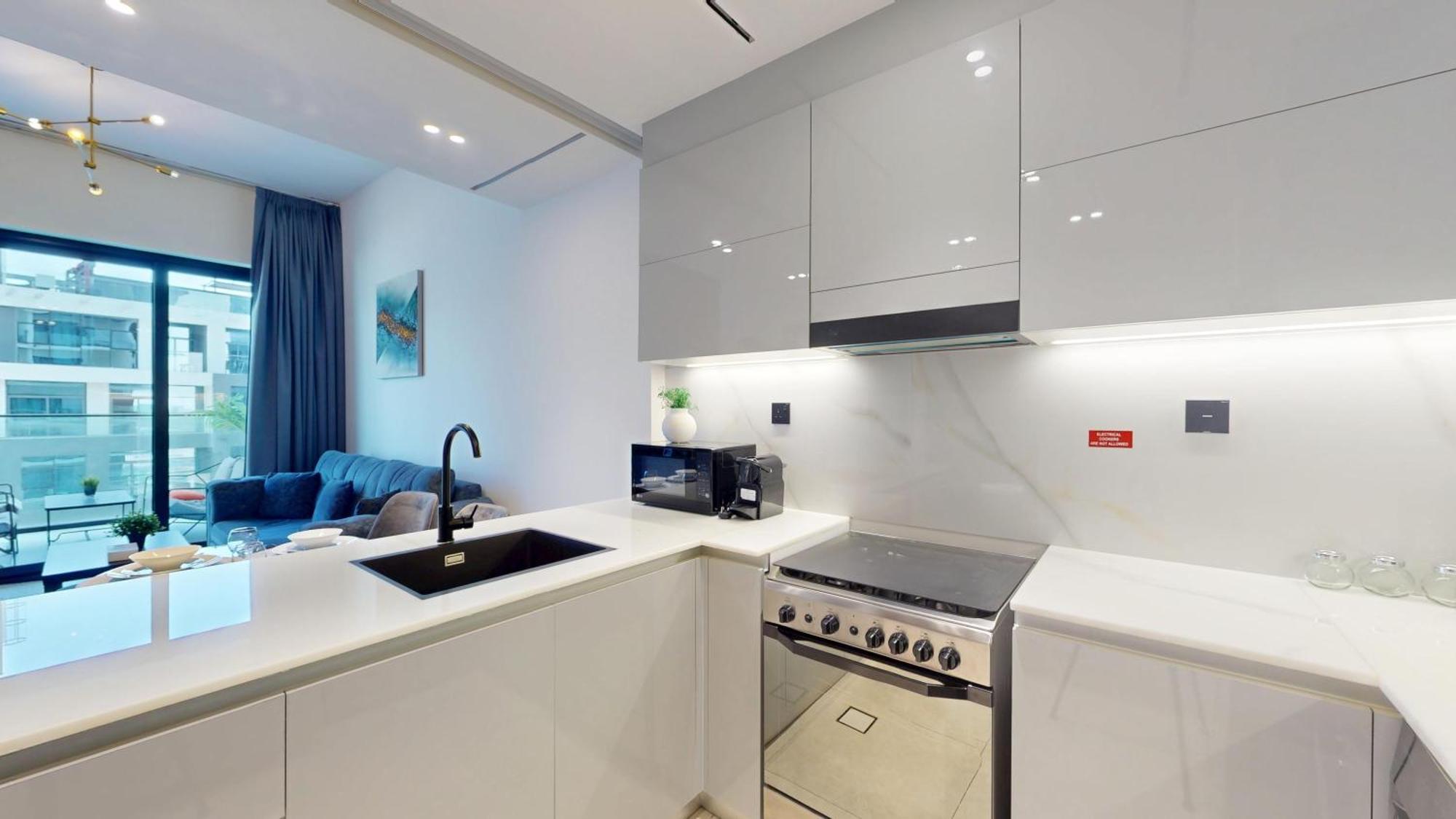 Fam Living Modern Smart At Business Bay With Iconic Burj And Canal Views Apartment *